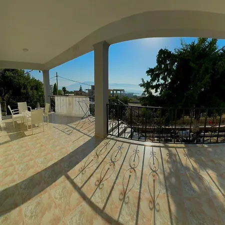 Valona Apartment *
